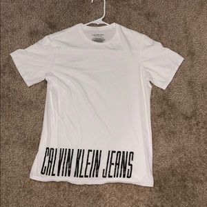 CALVIN KLEIN T-SHIRT